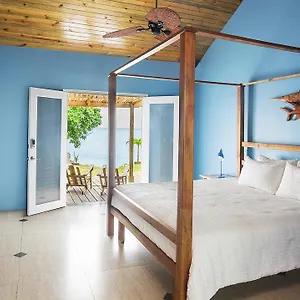 https://luna-sea-inn.comcaribbean.com